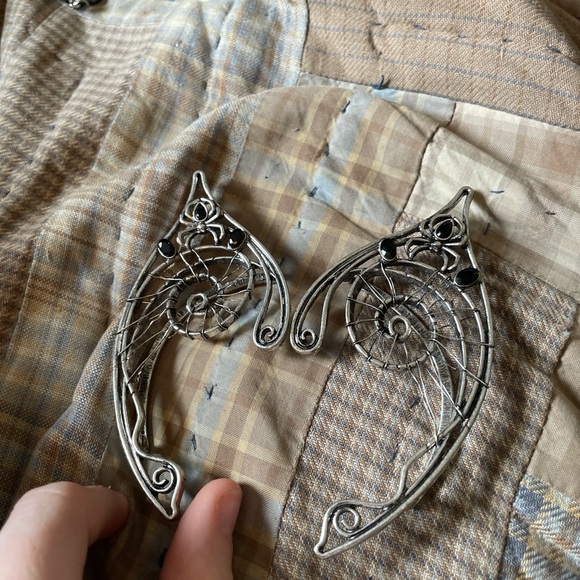 LOT OF ACCESSORY BUNDLE. All but the pendants and ear cuffs are from Romwe. - Picture 2 of 8